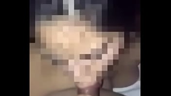 Esposa puta mamando verga cornudo