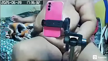 Enteada se exibe para namorado