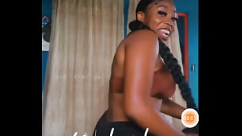 Twerking that fat ass she fine as hell