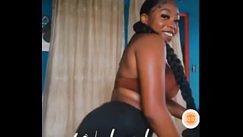 Twerking that fat ass she fine as hell