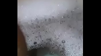 Ebony masterbate in bath