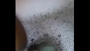 Ebony masterbate in bath