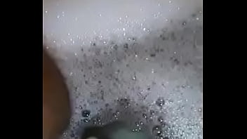 Ebony masterbate in bath