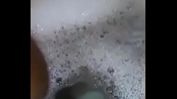 Ebony masterbate in bath