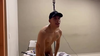 Ya tengo verificado mi canal de pornhub con quién creen que debería colaborar