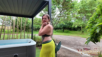 Duo love au jacuzzi de l'ile des plaisirsbien arriver sur ce lieux libertin je