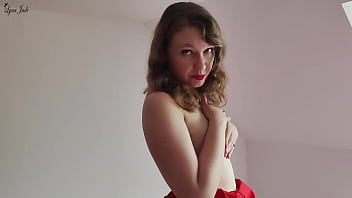 Trailer bouffe mes pieds ce soir je veux que tu te branles en me bouffant