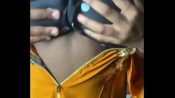 Qui vient m’aider à masser ma grosse poitrine