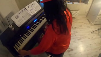 Adventures of milfycalla ep 96 first piano lessontoday i had my first piano day i was already excited #amateur #milf