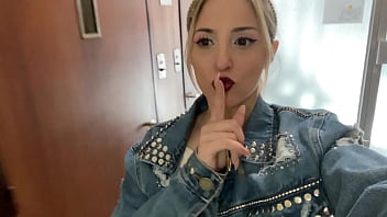 Voy a buscar a mi vecino para que me coja duro el culo y me lo llene de semen creampie anal Voy a buscar a mi vecino para que me coja duro el culo y me lo llene de semen creampie anal