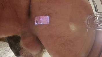 Sborrata e gemiti sexy e perverso con pisciata e giubbotto di pelle sega con sborrata e intensi gemiti con dialoghi sporchi