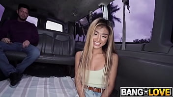 Bang bus clara