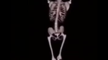 Mulher deliciosa da capa em ladrão com a buceta Mulher deliciosa da capa em ladrão com a buceta