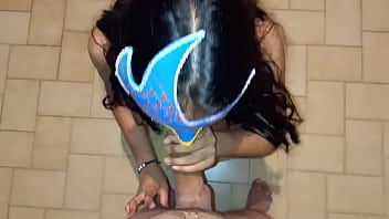 Mi hermanastra quiere beber todo mi semen