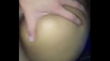 Me cojo a nalgona morena