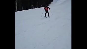 I’m having a blast skiing in mammoth i did 28 miles on day 1 time for day 2 ️catch me if you can