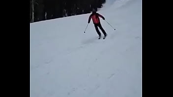 I’m having a blast skiing in mammoth i did 28 miles on day 1 time for day 2 ️catch me if you can