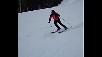 I’m having a blast skiing in mammoth i did 28 miles on day 1 time for day 2 ️catch me if you can