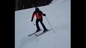 I’m having a blast skiing in mammoth i did 28 miles on day 1 time for day 2 ️catch me if you can