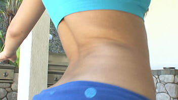 Dani daniels seduces heather starlet after yoga practice