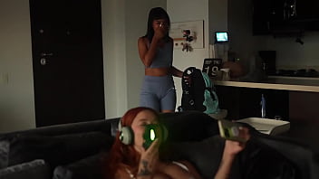 I find my roommie having virtual sex with her boyfriend and i manage to seduce her until we fuck