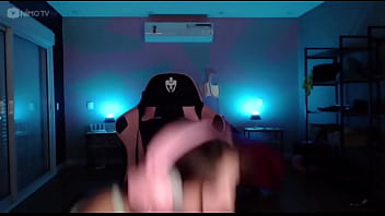 Julieta gostosa dançando muito peituda