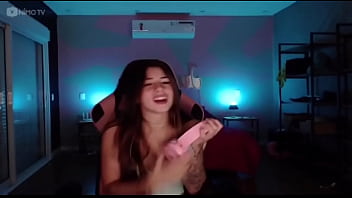 Julieta gostosa dançando muito peituda