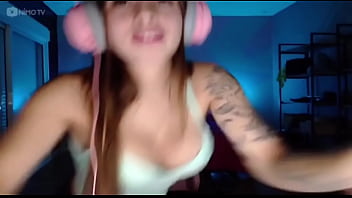 Julieta gostosa dançando muito peituda