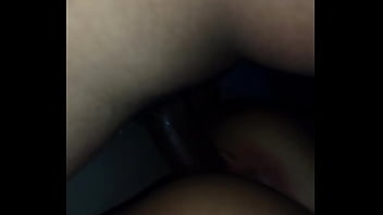 Branca namoradinha gozando com o moreno