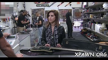 Dilettante cutie show her curves