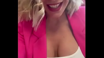 Un petit coucou en direct ce vendredi de mon bureau je suis une secrétaire à