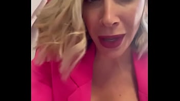 Un petit coucou en direct ce vendredi de mon bureau je suis une secrétaire à