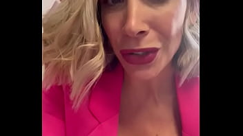 Un petit coucou en direct ce vendredi de mon bureau je suis une secrétaire à