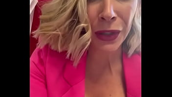 Un petit coucou en direct ce vendredi de mon bureau je suis une secrétaire à