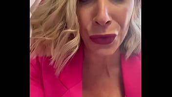 Un petit coucou en direct ce vendredi de mon bureau je suis une secrétaire à