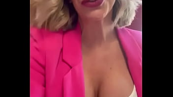 Un petit coucou en direct ce vendredi de mon bureau je suis une secrétaire à