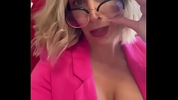 Un petit coucou en direct ce vendredi de mon bureau je suis une secrétaire à