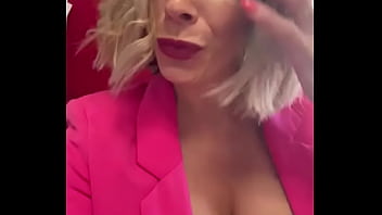 Un petit coucou en direct ce vendredi de mon bureau je suis une secrétaire à