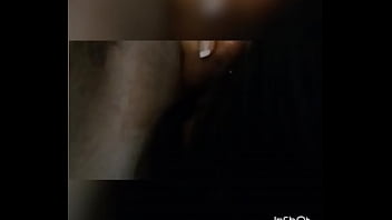 Metiendoselo a la boca