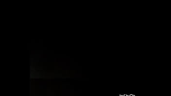 Metiendoselo a la boca