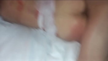 Comiendo el rico culito de mi mujer con disfraz de enfermera