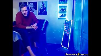 She get blue hair to lick her pussy