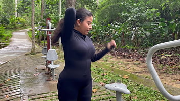 Me follo a desconocido de grande polla en parque publico casi nos descubren