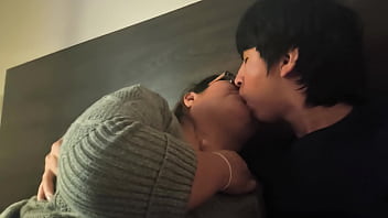 Madre soltera que conoci por facebook quiere chuparme la polla porque hace años que no tiene una en la boca