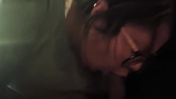 Madre soltera que conoci por facebook quiere chuparme la polla porque hace años que no tiene una en la boca