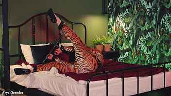 Big ass moaning milf in bondage tries to get out but