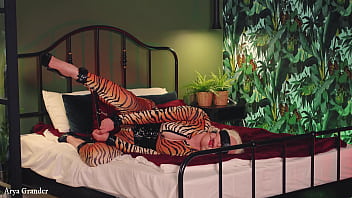 Big ass moaning milf in bondage tries to get out but