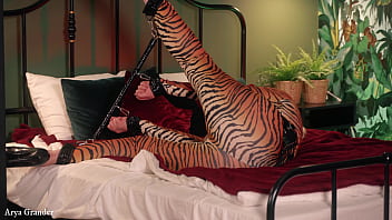 Big ass moaning milf in bondage tries to get out but