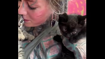 Sweet little kittens on my arm what’s your favorite way to bond with youts #kittencuddles #felinefriends #