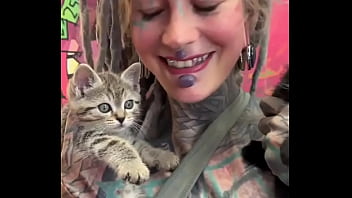 Sweet little kittens on my arm what’s your favorite way to bond with youts #kittencuddles #felinefriends #